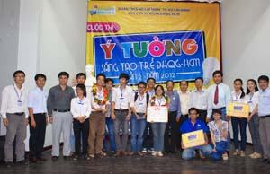 Sinh viên hiến kế cho giao thông