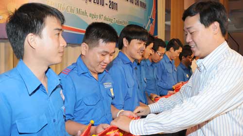 Sinh viên học sinh đi đầu hành động vì biên giới, hải đảo