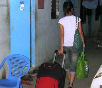 Sinh viên “nghiến răng” chi tiêu