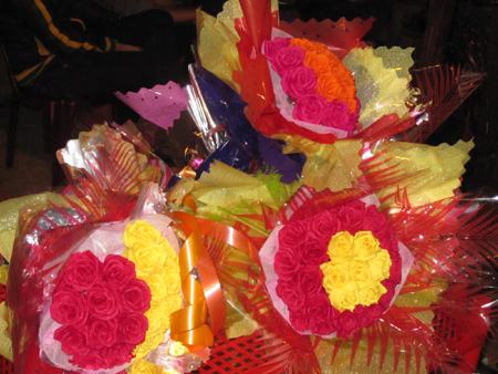 Sinh viên phố núi làm quà “độc” cho ngày Valentine