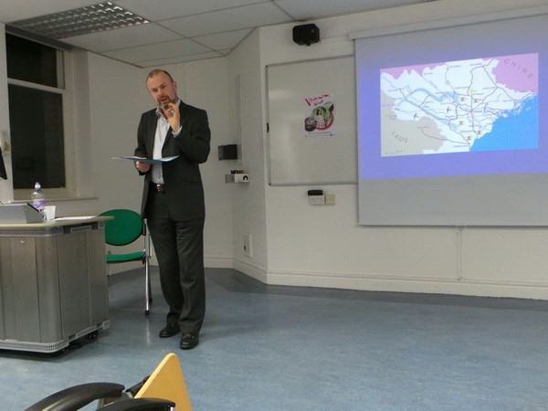 Sinh viên Việt Nam tại Anh tọa đàm về Điện Biên Phủ