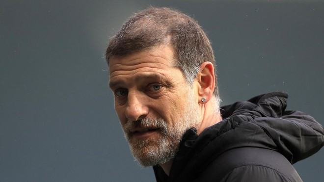 Slaven Bilic trở thành HLV đầu tiên ở Ngoại hạng Anh bị sa thải