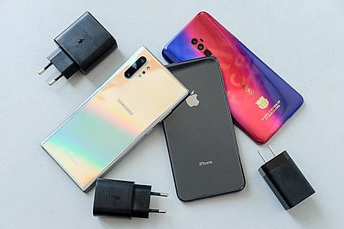 Smartphone 2019 đua sạc nhanh