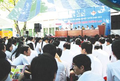 Sôi động ngày hội Tư vấn Tuyển sinh 2013 cho teen Sài Thành