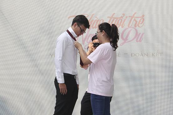 Sôi nổi với Hội trại Tự hào tuổi trẻ Nguyễn Du