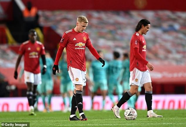 Solskjaer đã vỗ về, hứa hẹn điều gì với Van de Beek?