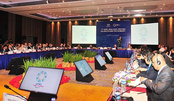 Hội nghị cao cấp về Y tế và Kinh tế: Đầu tư cho y tế là cần thiết và cấp bách