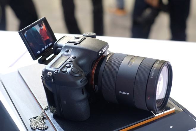 Sony Alpha A99 II về Việt Nam giá 70 triệu đồng