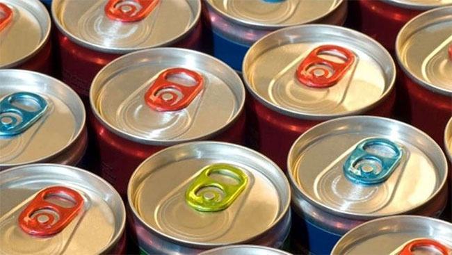 Sự thật nguy hiểm khi uống nước tăng lực quá nhiều