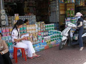 Phố sữa Nguyễn Thông (Q.3, TP.HCM) là một trong những nơi tụ tập nhiều loại sữa trôi nổi