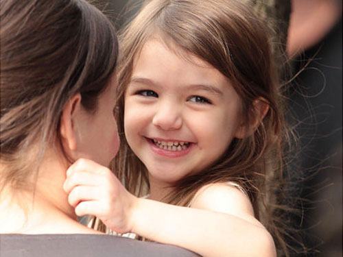 suri-cruise-tu-ngoi-sao-nhi-tro-ve-cuoc-song-binh-lang-3