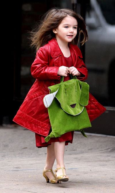 suri-cruise-tu-ngoi-sao-nhi-tro-ve-cuoc-song-binh-lang-4