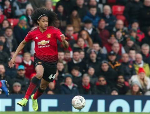 Tahith Chong từ chối ký hợp đồng mới với MU