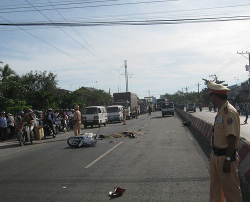 Tai nạn giao thông trên quốc lộ 1A , 2 người chết tại chỗ