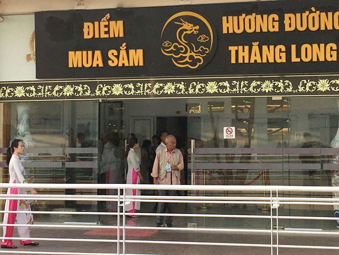 Cửa hàng Hưng Đường Thăng Long sử dụng 26 lao động chui người Trung Quốc /// Ảnh: Lã Nghĩa Hiếu