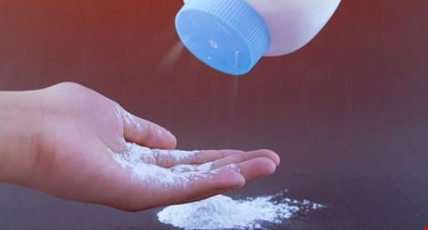 Tại sao không nên dùng phấn rôm cho trẻ nhỏ