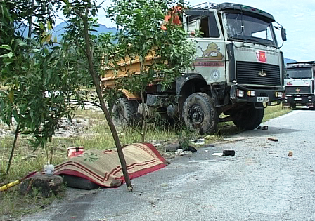 Tài xế xe ben bị chính xe mình đè chết