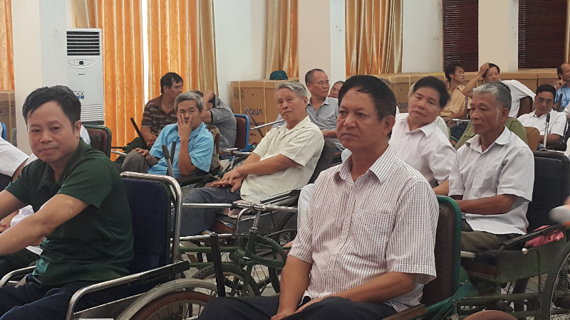 Tân Hiệp Phát cùng đoàn Thanh tra 6 bộ, ngành thăm tặng quà thương binh nặng