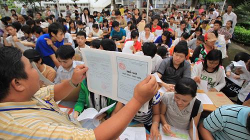 Tân sinh viên bắt đầu nhập học