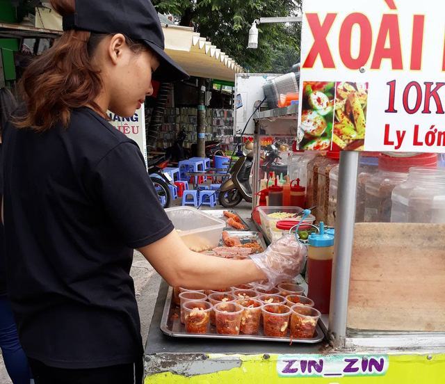 Tân sinh viên lao đao vì việc nhẹ, lương cao ảo