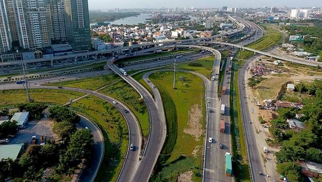 Cầu vượt ngã ba Cát Lái, TP.HCM  /// Ảnh: Độc Lập