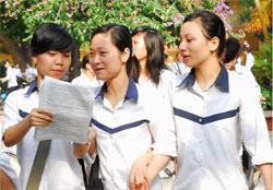 Tăng học phí để chống phụ thu