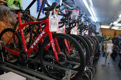 Tăng lãi suất đuổi lạm phát là sai lầm? - Ảnh 1.