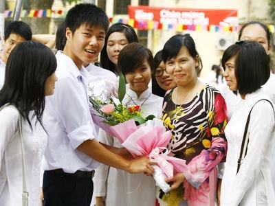 Tặng quà ngày Nhà giáo: Quà tặng không bằng cách tặng