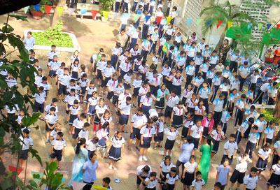 Tăng tốc xây trường mới