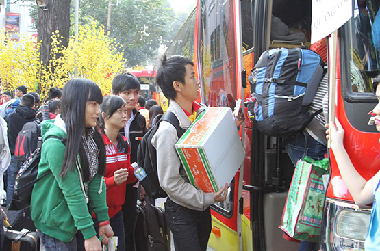 Tặng 3.000 vé xe cho sinh viên khó khăn về quê đón Tết