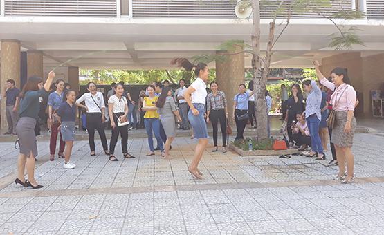 Tập huấn trò chơi dân gian cho GV