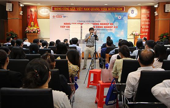 Nâng cao năng lực hướng nghiệp và tiếp cận CMCN 4.0 cho giáo viên
