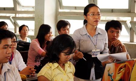 Tất cả giảng viên phải được sinh viên đánh giá