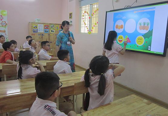 90,1% HS tiểu học học tiếng Anh trong nhà trường