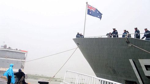 Tàu Hải quân Australia thăm TP.HCM