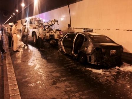 Taxi bỗng bốc cháy trong hầm Hải Vân