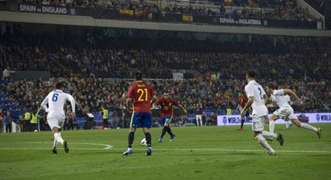 Cazorla ấn định chiến thắng 2-0