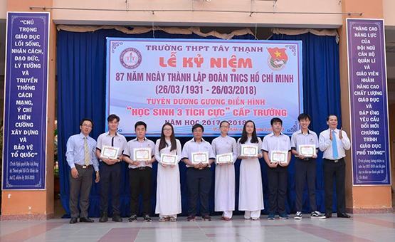 Tuyên dương điển hình học sinh 3 tích cực