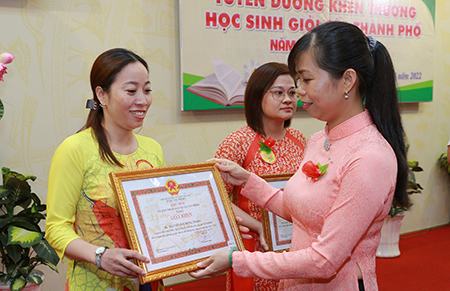 Q.Tân Bình tuyên dương 119 học sinh giỏi cấp thành phố năm học 2021-2022