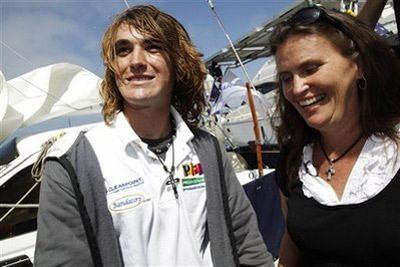 Teen một mình đi vòng quanh thế giới