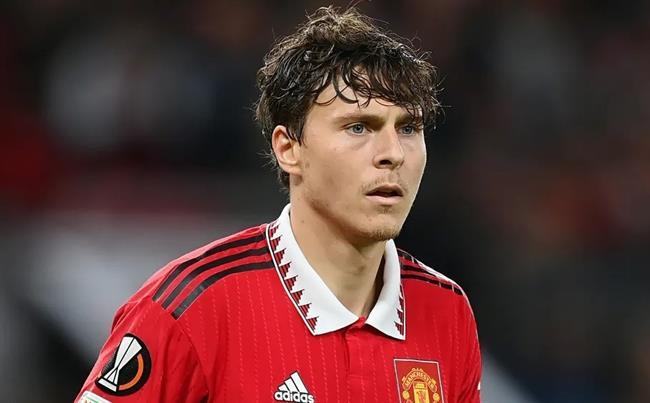 Ten Hag chuẩn bị thay đổi vị trí của Lindelof