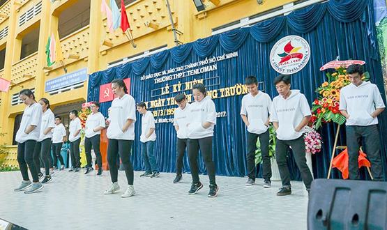 Trường Tenlơman kỷ niệm 67 năm ngày truyền thống