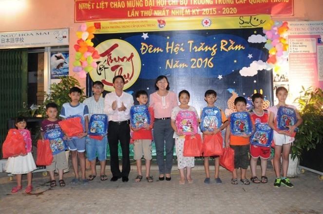 Đêm hội trăng rằm cho trẻ em Bình Trị Đông B, Q.Bình Tân