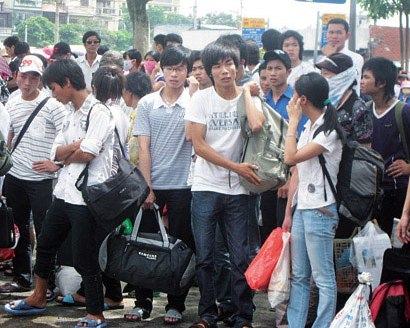 Thành Đoàn Hà Nội thuê xe đưa 1.000 SV về quê ăn Tết