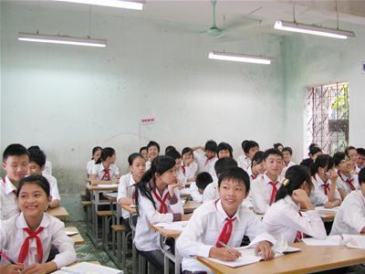 Thanh Hóa: Bàn học sinh cá biệt