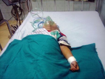 Thanh Hóa: Bé 21 tháng tuổi bị mẹ cắt gân tay vì mâu thuẫn gia đình