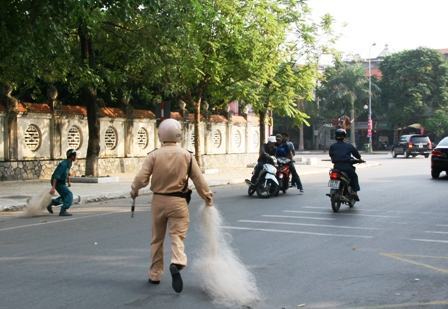 Thanh Hóa: “Độc chiêu” quăng lưới bắt… “quái xế” của CSGT