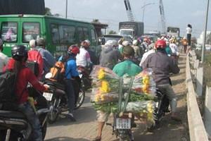 Thanh Hóa: Quốc lộ 1A ùn tắc 20km vì xe tải chết máy