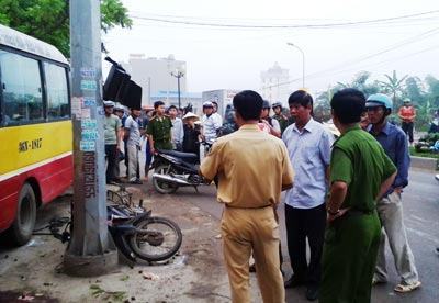 Thanh Hóa: Xe buýt gây tai nạn 2 người chết tại chỗ