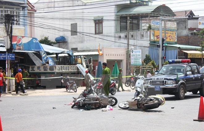 Thành phố Hồ Chí Minh: “Xe điên” đâm 2 xe máy, 3 người nhập viện